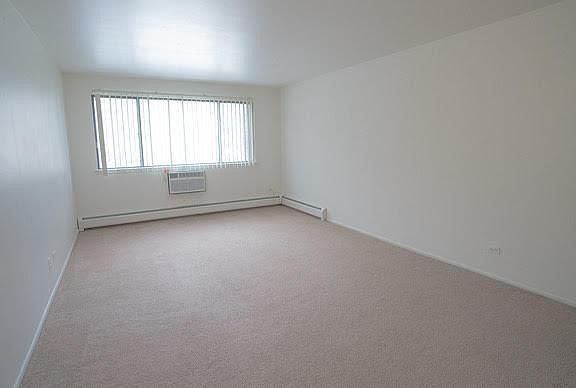 4th image of 5306 N Cumberland Ave APT 303