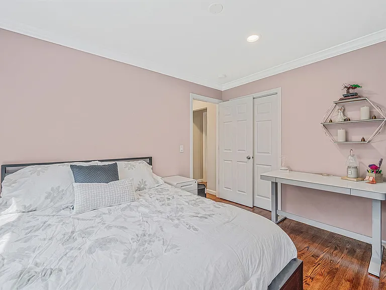 8 Paynes Ln — Photo 12