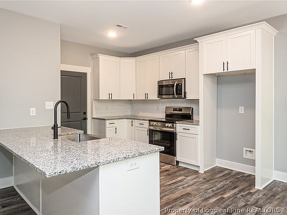 3rd image of 3019 Candlelight Dr