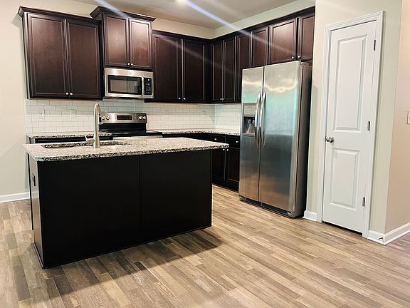 2nd image of 4957 Elm Brook Dr S