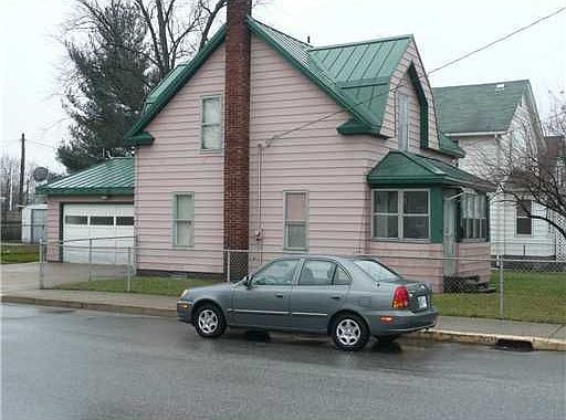 2nd image of 823 E Lawrence St