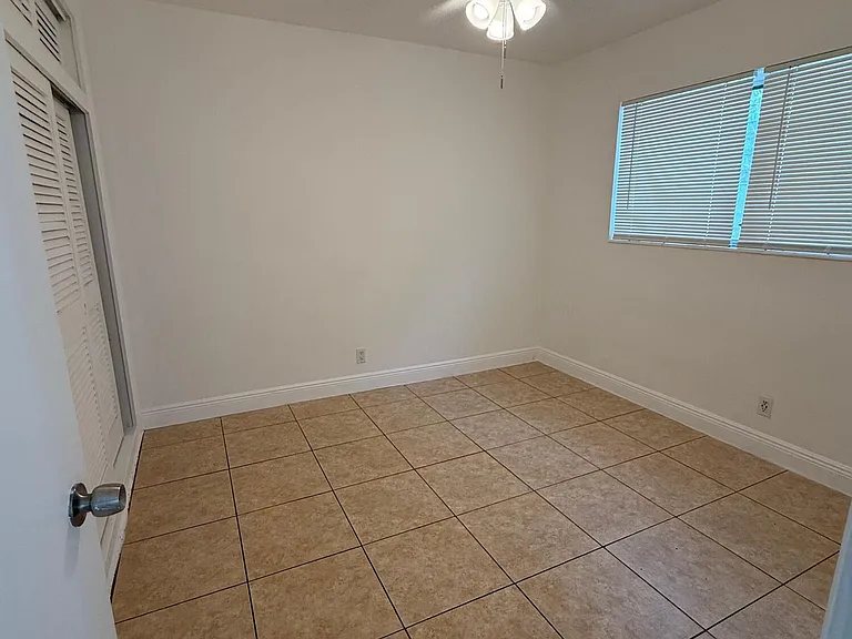760 NW 4th St #2 — Photo 11