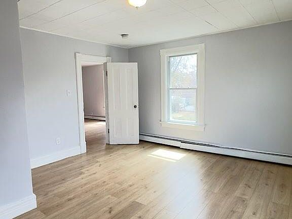 4th image of 51 Worrall Ave #2