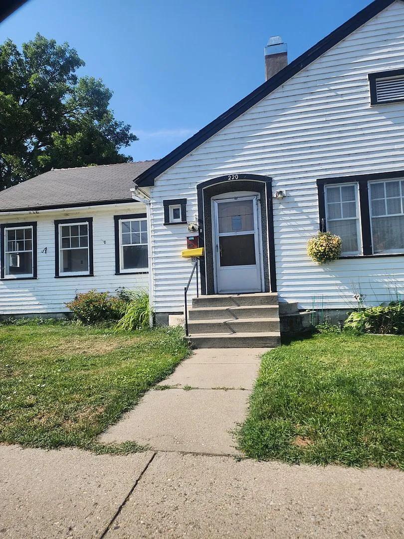 Duplex — Photo 1