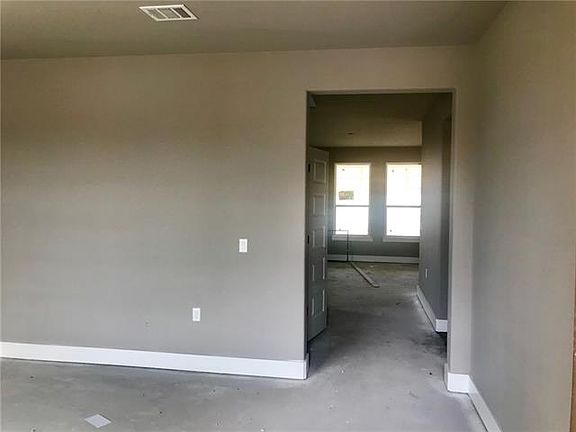 4th image of 13301 Henneman Dr
