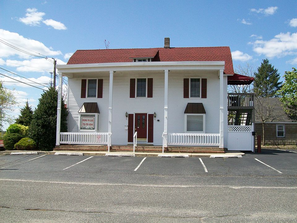 17 Snyder Ave, T.R.