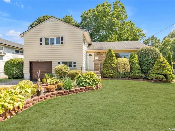 1810 Chaladay Lane, East Meadow, NY 11554