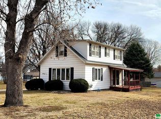 1412 Brown St, Hull, IA 51239