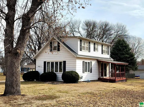 1412 Brown St, Hull, IA 51239