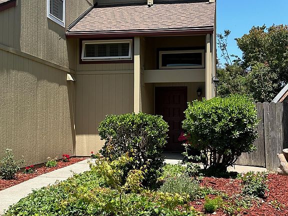 2nd image of 2477 Lagoon Ln