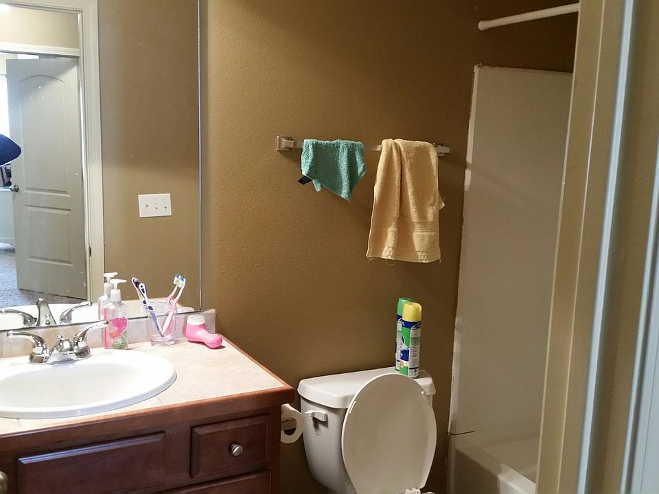 2nd image of 43215 Cross Creek Cir #504