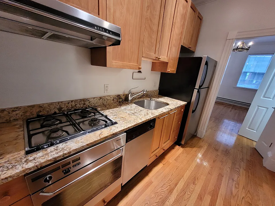 88A W Cedar St