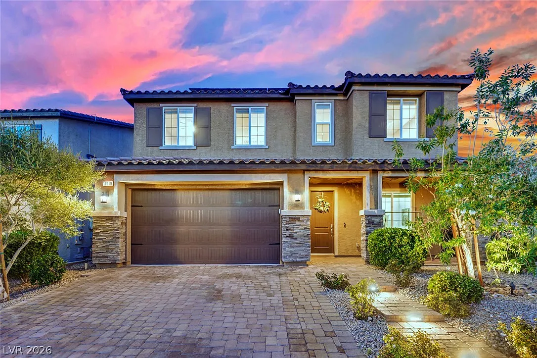 4 bed, 2.5 bath, 2709 sqft, $3,900 — Photo 3