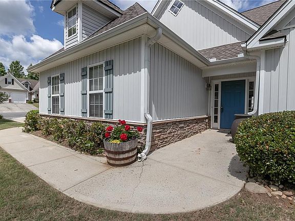 4th image of 1601 Cregon Ct