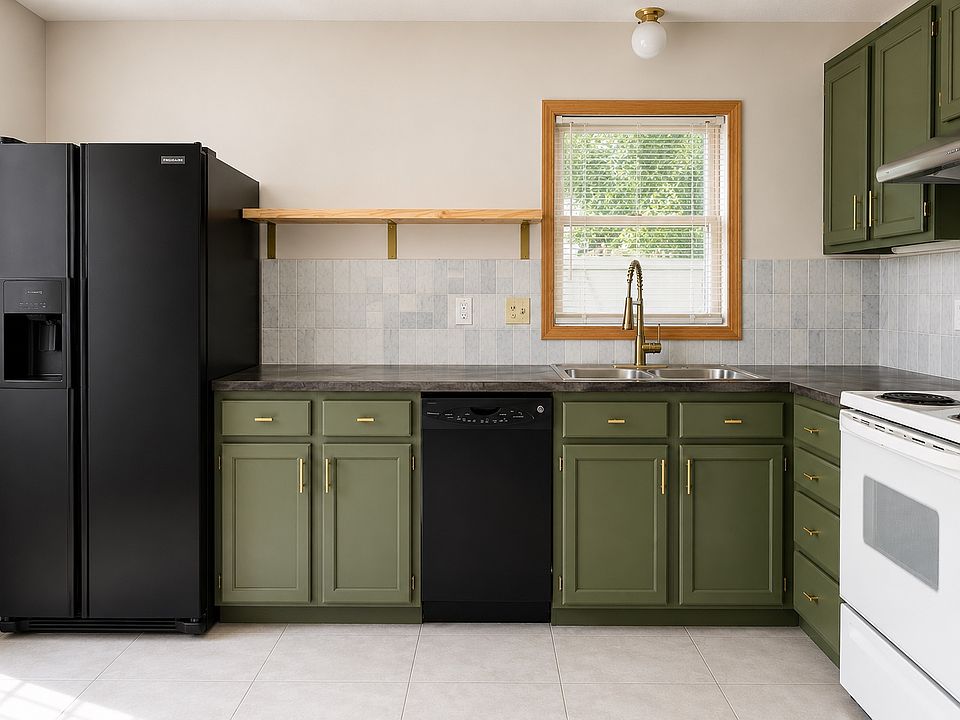1st image of 10 Miami Cir