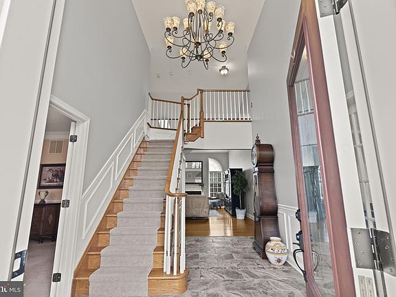 3rd image of 108 Danton Ln