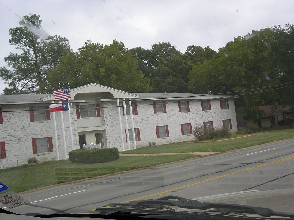 2nd image of 3215 Clarksville St APT 219