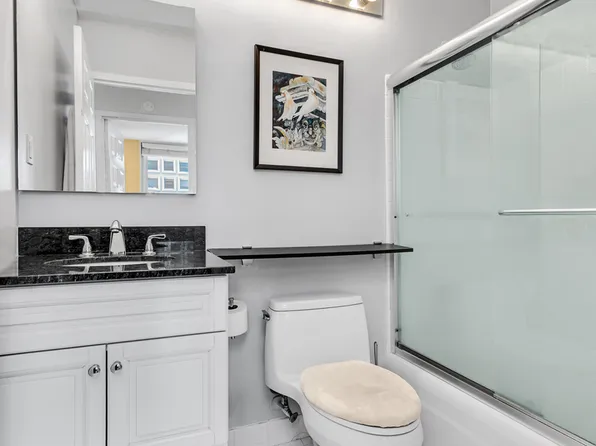 245 East 54th Street image 6 of 11