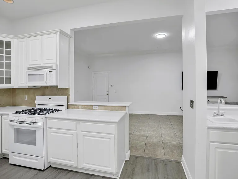148 S Thornton Ave — Photo 33