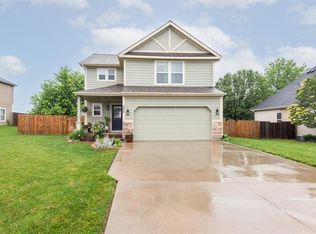 507 Santa Fe Ct, Baldwin City, KS 66006