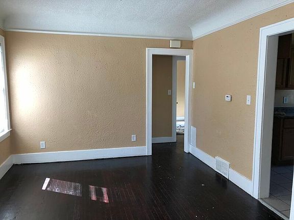 5th image of 13979 Montrose St