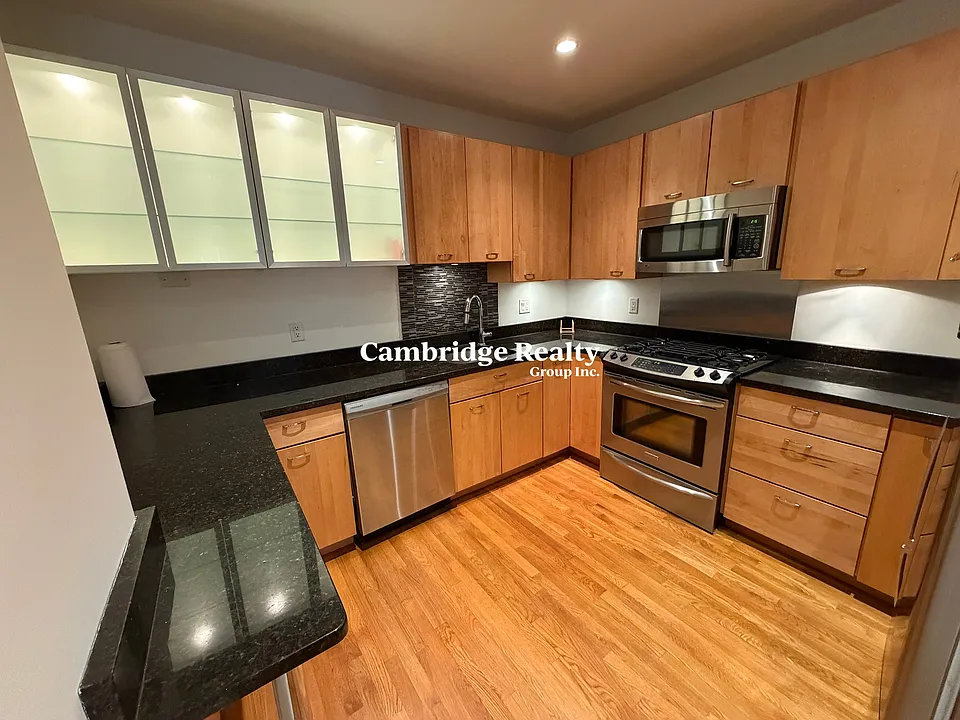 371 Broadway #2