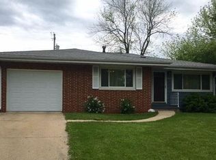 5713 N Graceland Dr, Peoria, IL