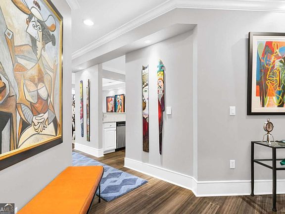 5th image of 560 Dutch Valley Rd NE APT 403
