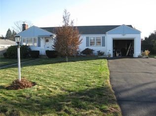 117 Eden Crest Dr, Cranston, RI 02920