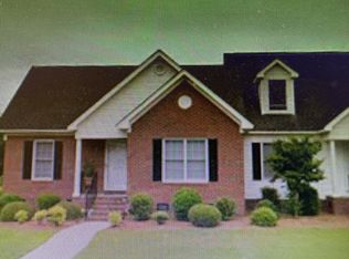 609 Amberdale West Cir, Lumberton, NC 28358