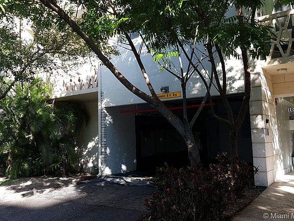 4th image of 10001 W Bay Harbor Dr APT 304