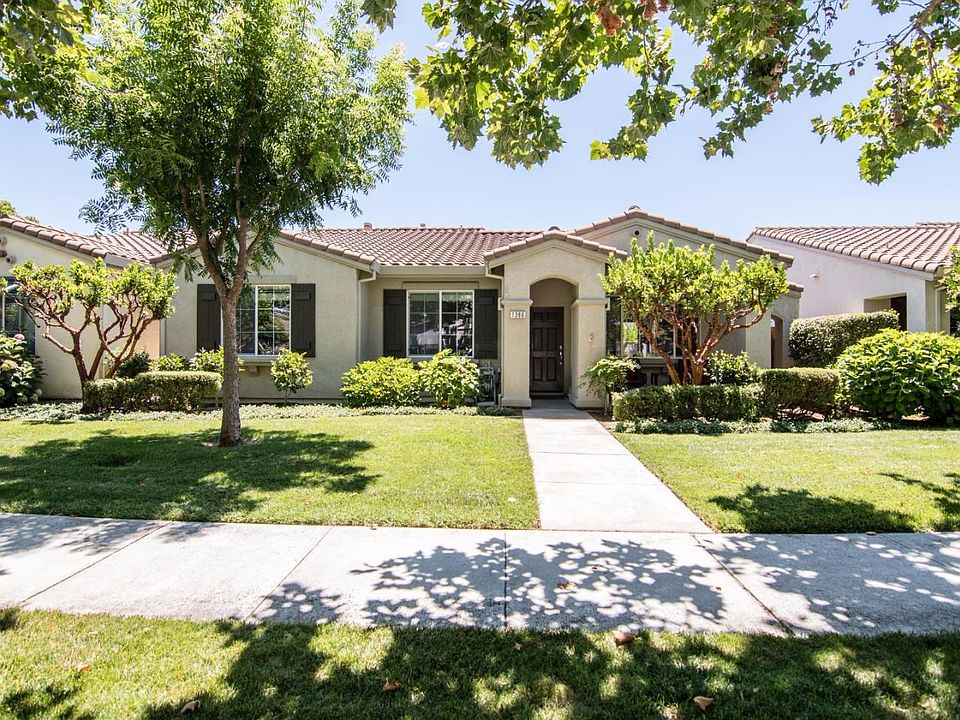 1st image of 1386 White Oak Pl