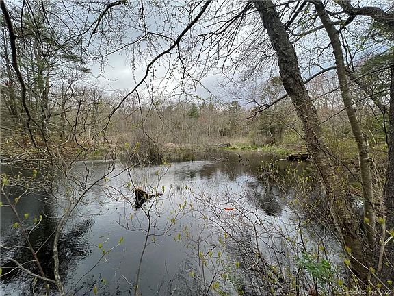3rd image of 560 Gardner Rd