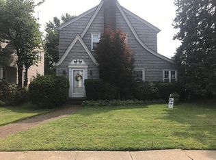 391 5th Ave, Cedarhurst, NY 11516