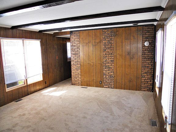 New flooring and blinds throughout!