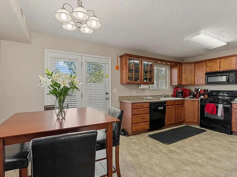 1148 N Northfield Rd #98 — Photo 9