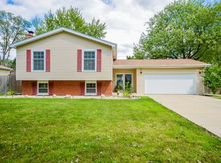 7217 Richmond Ave, Darien, IL