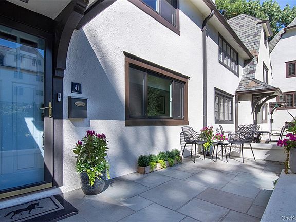 3rd image of 41 Sagamore Road