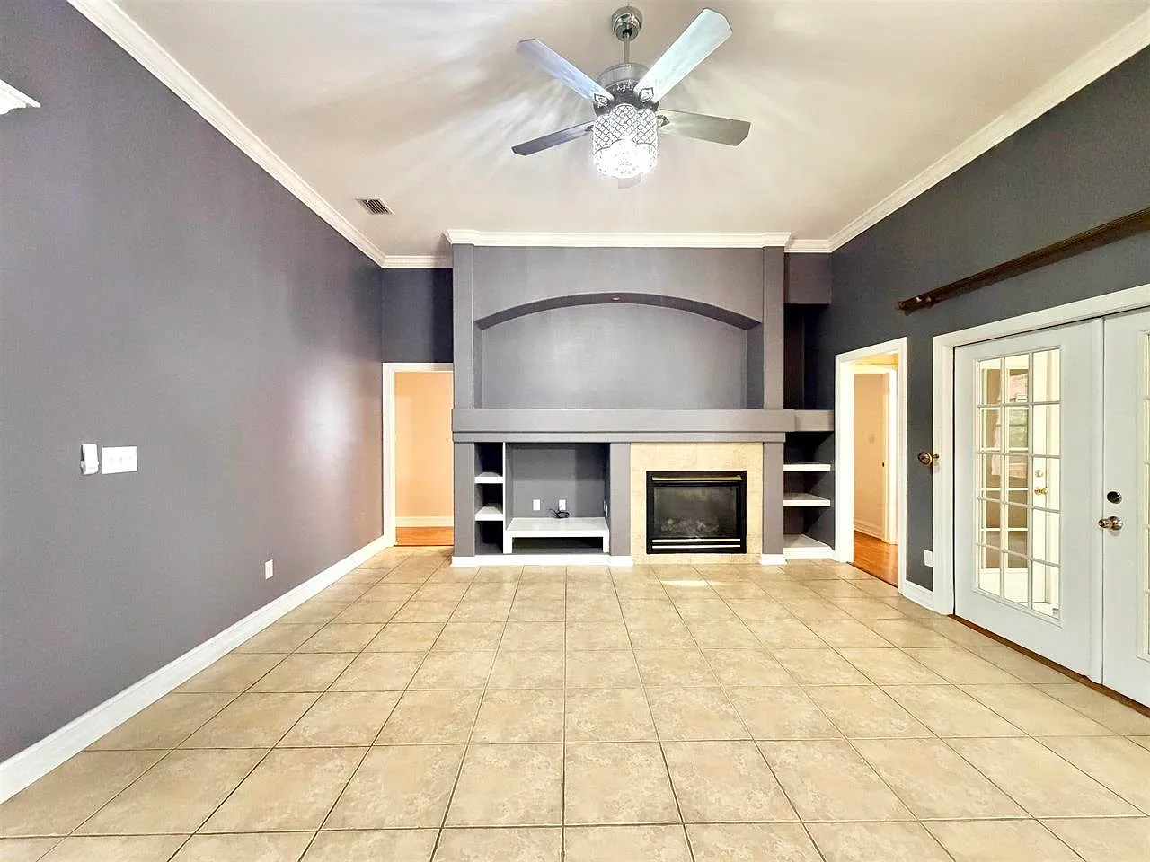 4 bed, 2286 sqft, $2,800 — Photo 2