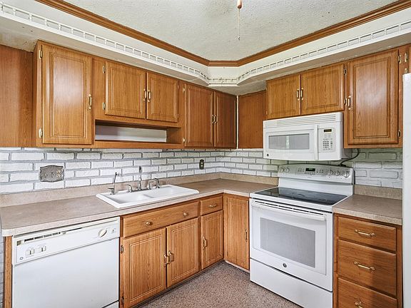 2nd image of 11969 Catalina Dr