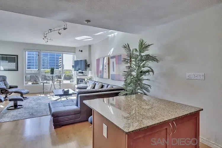 1240 India St — Photo 4