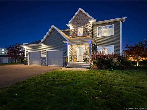 2 Hammond St, Moncton, NB E1A 6C5