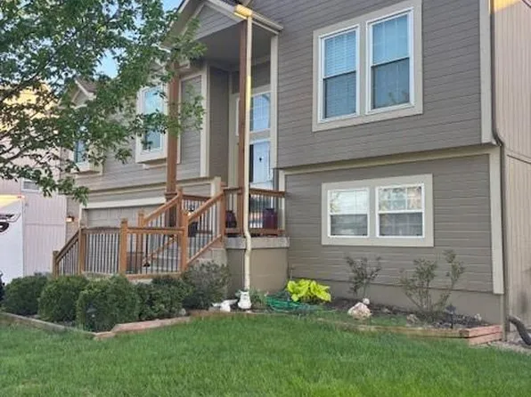 1131 S 12th St, Louisburg, KS 66053