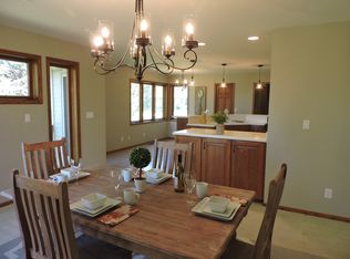 920 S 8th Ave, Winterset, IA 50273