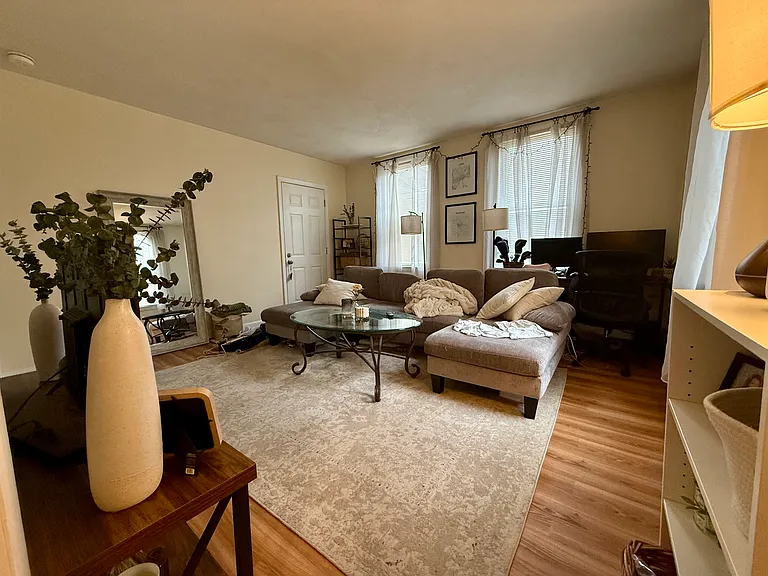 49 Harvard St #A — Photo 8