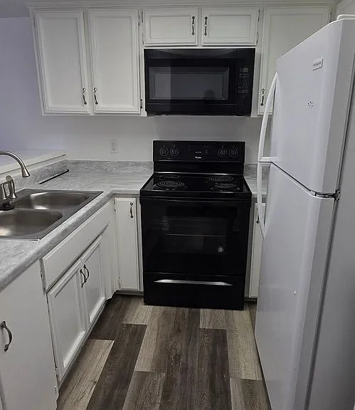 3121 Spring St #208 — Photo 9