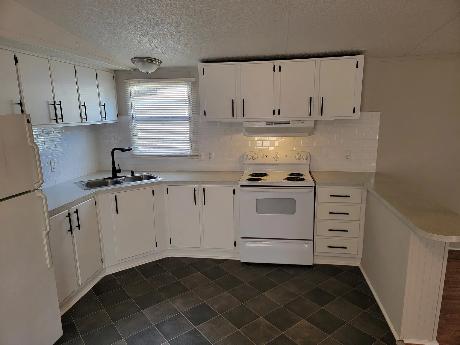 3 bed, $1,580 — Photo 3