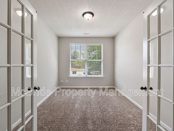 4th image of 857 Westlawn Dr