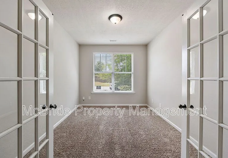 857 Westlawn Dr — Photo 4