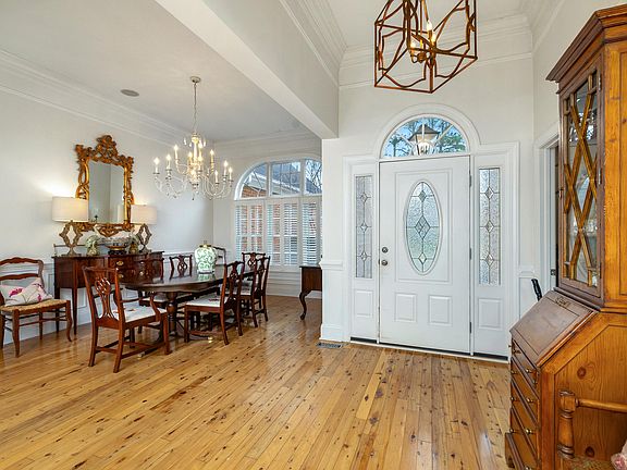 4th image of 1075 Boardwalk